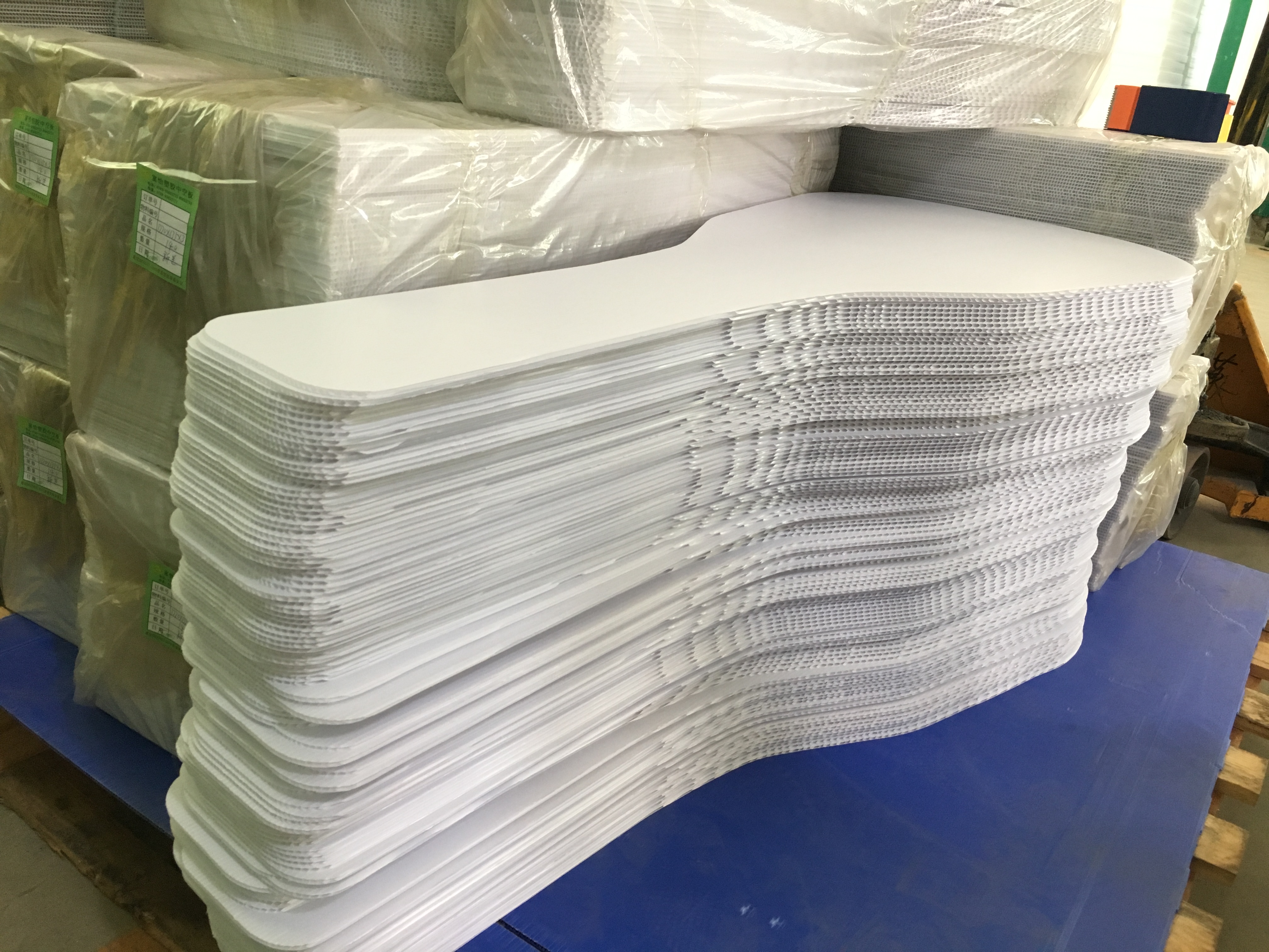 Precision cut PP corrugated plastic components custom order factory direct